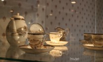 Китайский чайный сервиз. Музей ''Мир забытых вещей''. Вологда, июнь 2014 года. Фото Татьяны Шепелевой