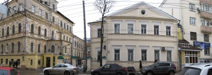 Дома, расположенные по адресу: ул. Ульянова, 10. Фото Татьяны Шепелевой. 21 февраля 2014 года