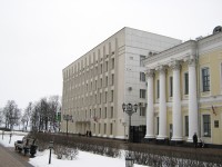 1-й корпус кремля и бывший дворец нижегородского вице-губернатора, ныне - здание Арбитражного суда Нижегородской области. Фото Татьяны Шепелевой. 21 февраля 2014 года