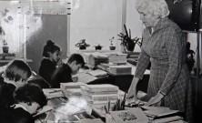 Фотографии из личного архива учителя начальных классов Валентины Купцовой. Фото Ларисы Кузнецовой. Май 2022 года