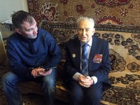 Сотрудник Канавинской ЦБС Андрей Кузечкин в гостях у ветерана