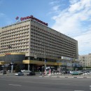 Отель "Центральный" и торговый центр "Аврора"