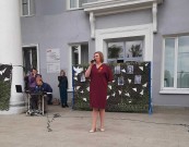 ''Праздничный марафон''. Екатерина Бунтова, участница вокальной студии ''Новые голоса''. Площадка у Инженерного центра ГЖД. 8 мая 2025 года