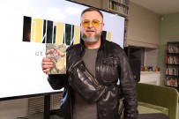 ''Встреча с Владимиром Седовым''. Счастливый обладатель новой книги с автографом автора. ЦРБ им. Ф.М. Достоевского. 18 ноября 2025 года