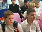 ''Хроника войны глазами детей''. Ребята смотрят фрагменты военной кинохроники. Библиотека им. В. Дубинина. 6 мая 2026 года