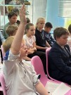 ''Хроника войны глазами детей''. Участники встречи активно отвечают на вопросы библиотекаря. Библиотека им. В. Дубинина. 6 мая 2026 года