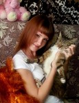 Один из котят Лоры со своей любящей хозяйкой. Автор Екатерина Лебедева