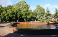 Обновленный фонтан перед зданием Инженерного центра Горьковской железной дороги. Фото Татьяны Шепелевой. 17 июля 2016 года