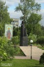 Памятник святому преподобному Варнаве Гефсиманскому, чудотворцу, основателю выксунской обители. Фото Татьяны Шепелевой. 31 мая 2018 года