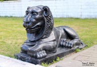 Чугунная скульптура льва перед Музеем истории ВМЗ. 31 мая 2018 года. Фото Татьяны Шепелевой