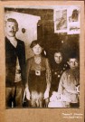 Семья Голиковых. 1911 год. Слева направо: Иван, Надежда, мать Прасковья Ванифатьевна, Владимир. Из собрания музея И.И. Голикова. Фото Татьяны Шепелевой