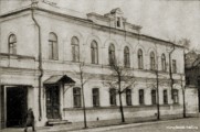 Улица Коммунистическая, 27. Бывшее слободское Кунавинское училище. Так это здание выглядело в советские годы. Фото С.А. Яворского