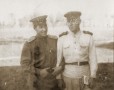 Антонин Полозов (слева) с однополчанином. 1946 год