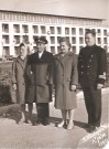 Екатерина Петровна Ухваткина (слева) с мужем и друзьями на отдыхе в Крыму. 1965 год. Фото из личного архива